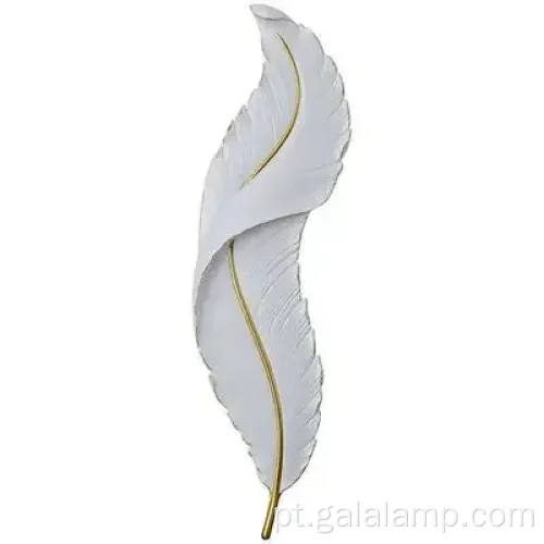 Armazenada moderna de parede com elegante design de penas